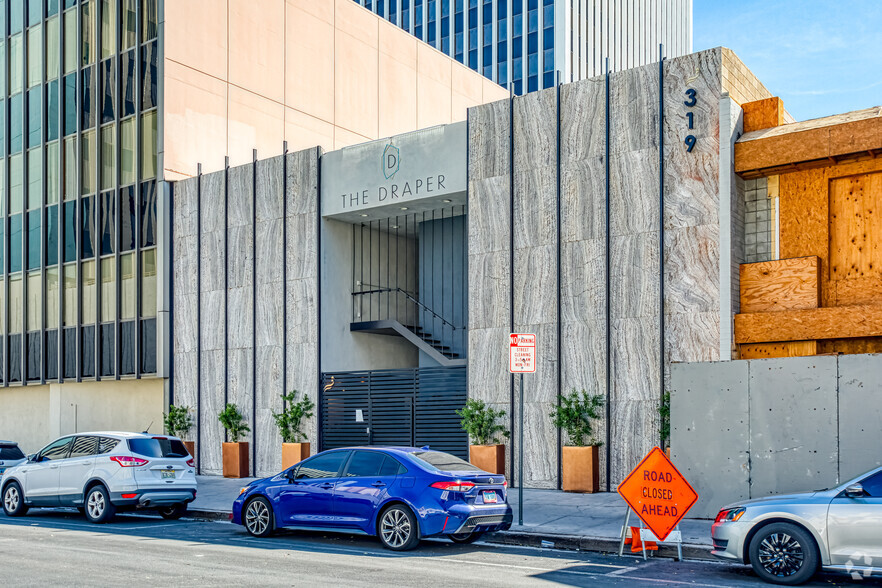 319 S 3rd St, Las Vegas, NV for sale - Primary Photo - Image 3 of 54