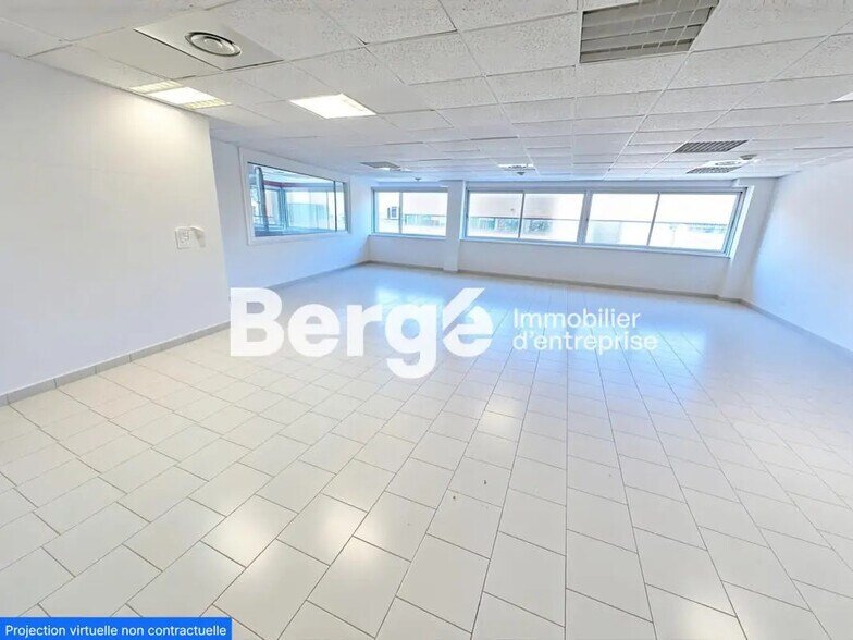 Office in Mouans-Sartoux for lease - Interior Photo - Image 1 of 6