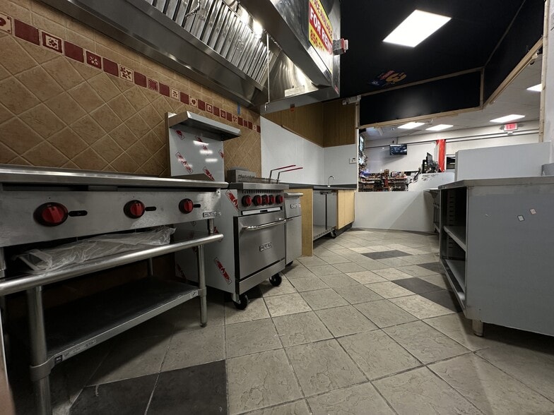 3395 Schuylkill Rd, Spring City, PA for lease - Interior Photo - Image 3 of 16