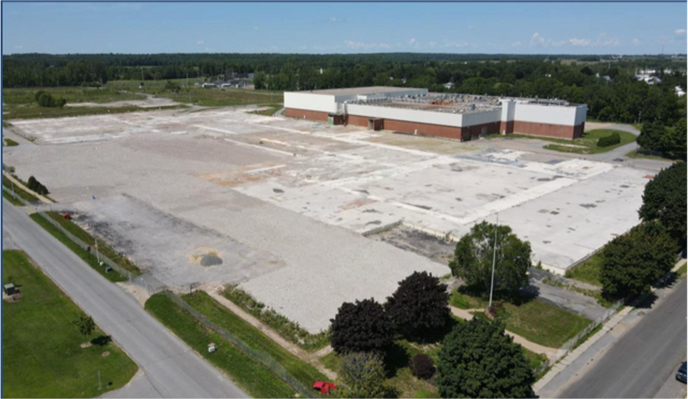 64 Maple St, Rouses Point, NY for sale - Building Photo - Image 1 of 1