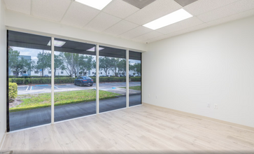 1000 Park Centre Blvd, Miami, FL for lease Interior Photo- Image 1 of 4