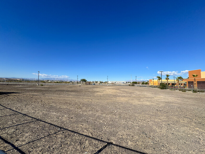 6360 Boulder Hwy, Las Vegas, NV for lease - Building Photo - Image 2 of 6