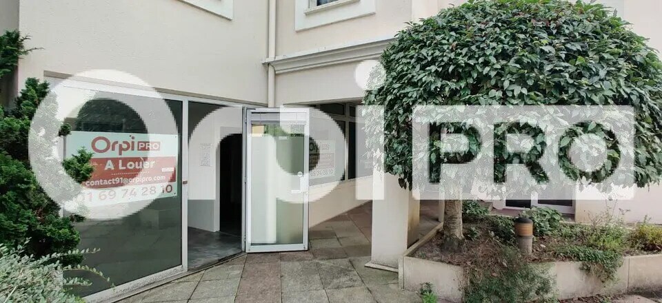 Flex in Verrières-le-Buisson for lease - Building Photo - Image 1 of 9