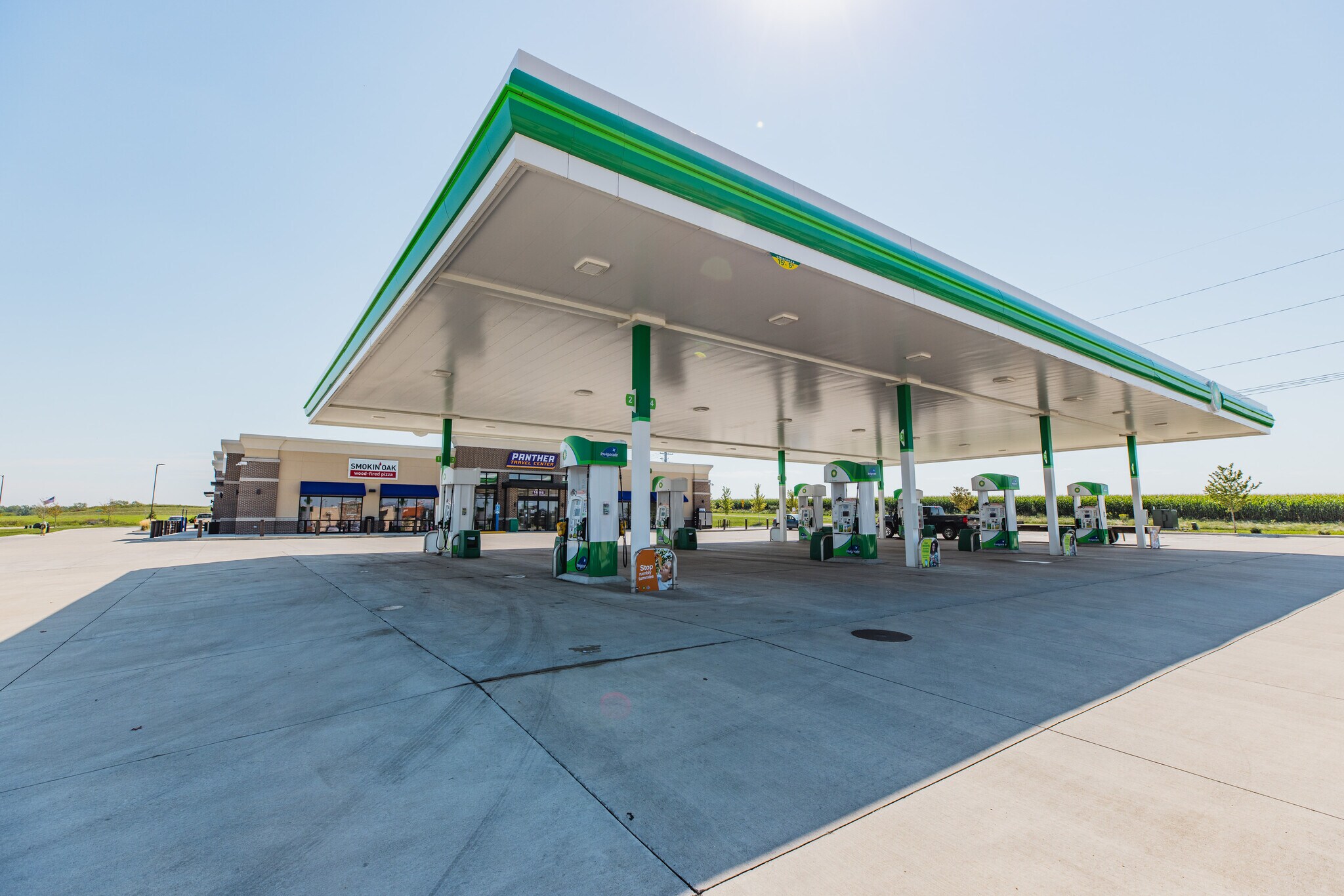 1525 W Ridgeway Ave, Cedar Falls, IA for sale Primary Photo- Image 1 of 1