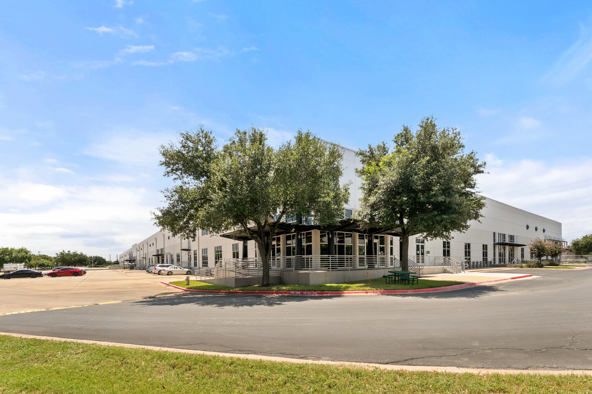 7301 Metro Center Dr, Austin, TX for lease Building Photo- Image 1 of 7