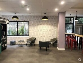 164-170 Rue Victor Hugo, Levallois-Perret for lease Interior Photo- Image 2 of 3