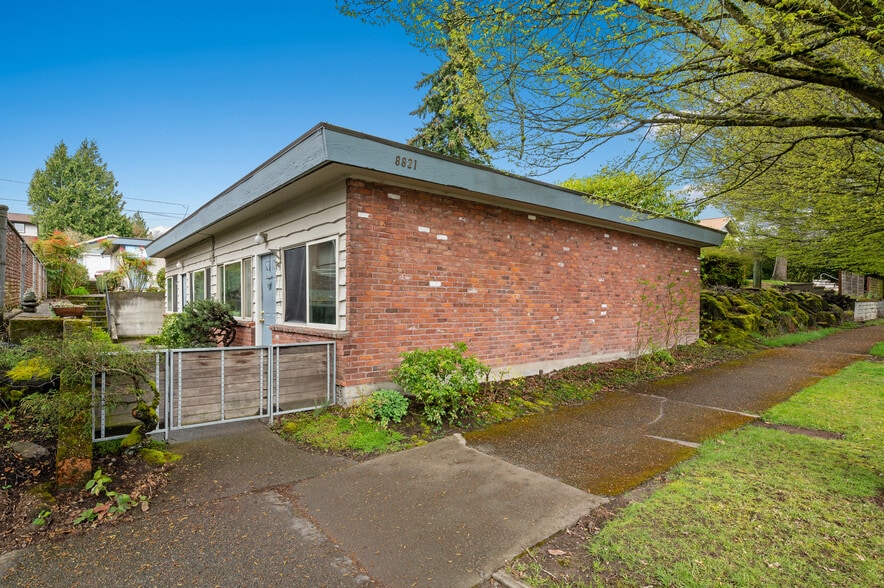 8821 35th Ave SW, Seattle, WA for sale - Building Photo - Image 2 of 20