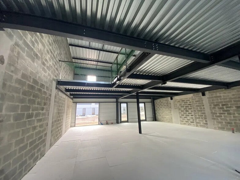 Flex in Ifs for sale - Interior Photo - Image 3 of 5