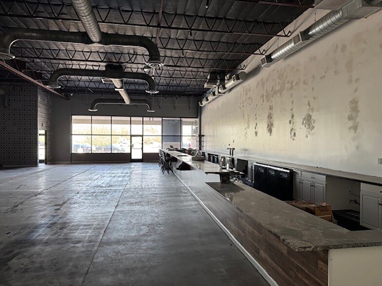 7802-7830 N 12th St, Phoenix, AZ for lease - Building Photo - Image 1 of 16