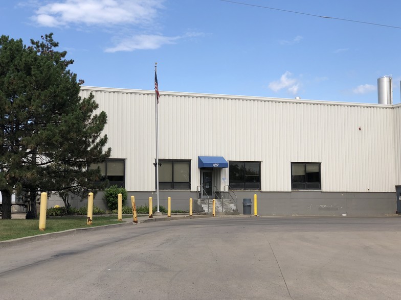 31770 Enterprise Dr, Livonia, MI for lease - Building Photo - Image 2 of 9