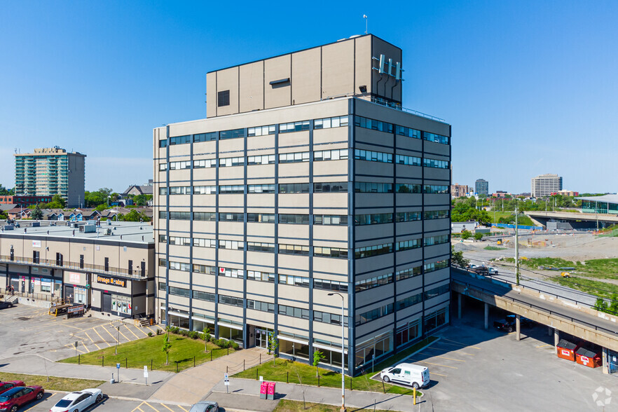 250 City Centre Ave, Ottawa, ON for lease - Building Photo - Image 3 of 15