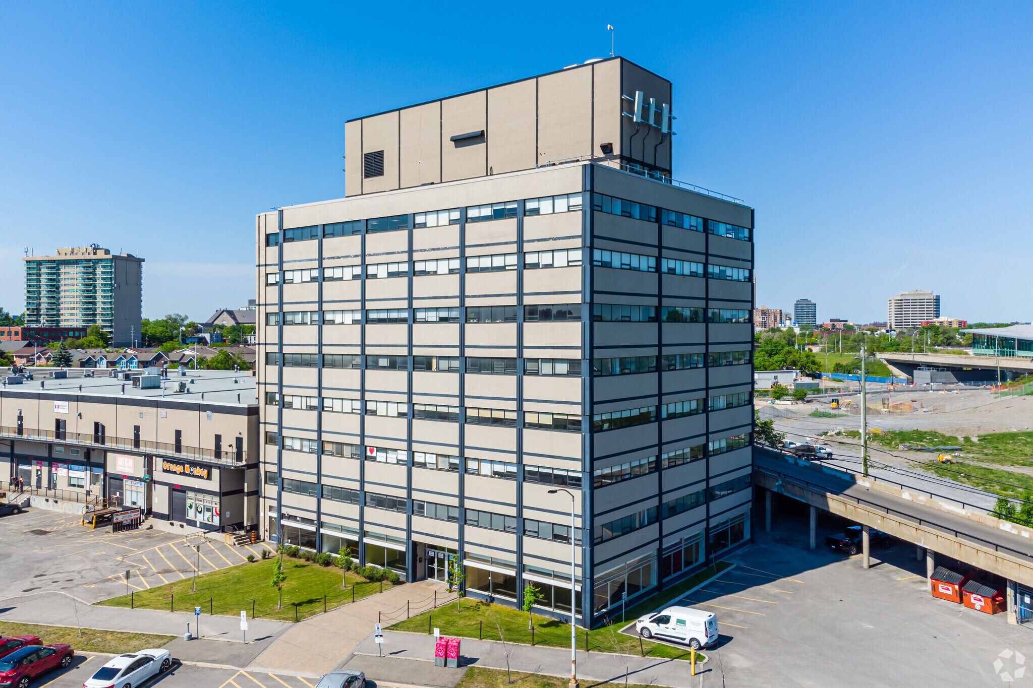 250 City Centre Ave, Ottawa, ON for lease Primary Photo- Image 1 of 10