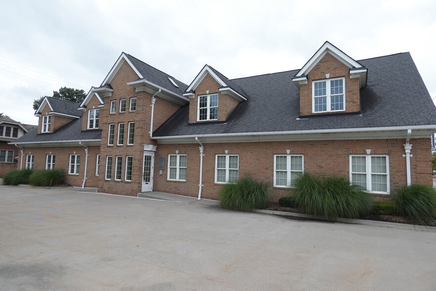 14950 E Jefferson Ave, Grosse Pointe Park, MI for sale - Primary Photo - Image 1 of 1