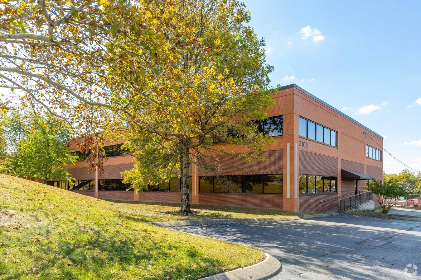 2105 Elm Hill Pike, Nashville, TN 37210