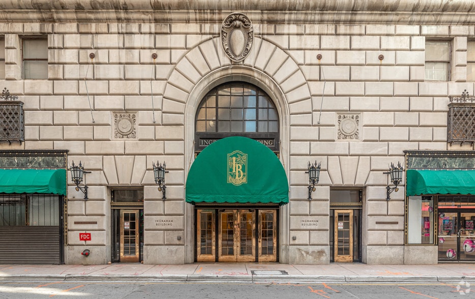 25 SE 2nd Ave, Miami, FL for lease - Building Photo - Image 1 of 9