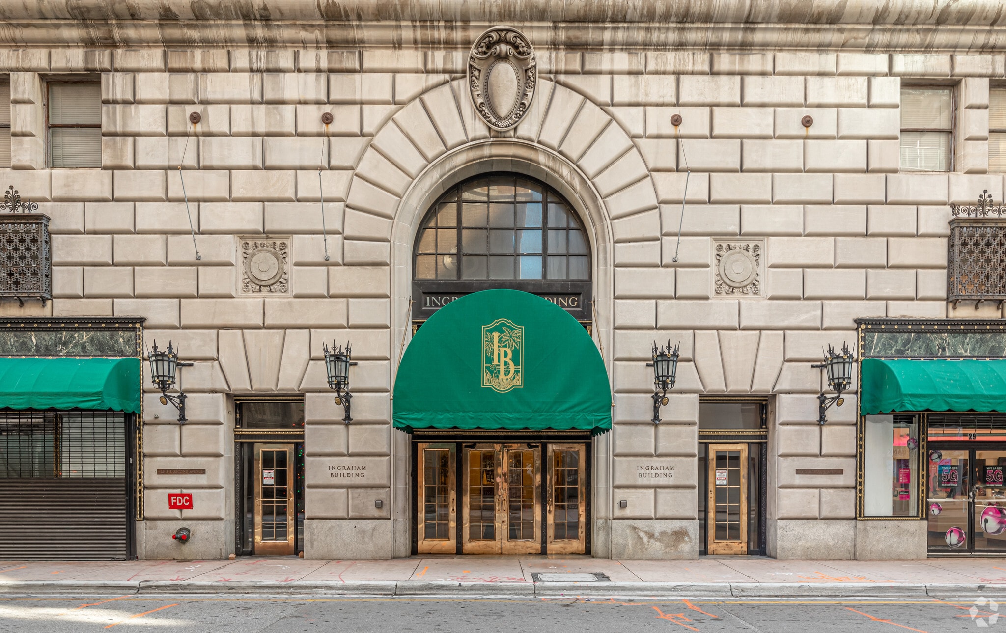 25 SE 2nd Ave, Miami, FL for lease Building Photo- Image 1 of 10