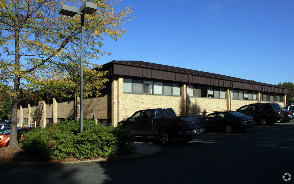 4379 Ridgewood Center Dr, Woodbridge, VA for lease - Building Photo - Image 3 of 10