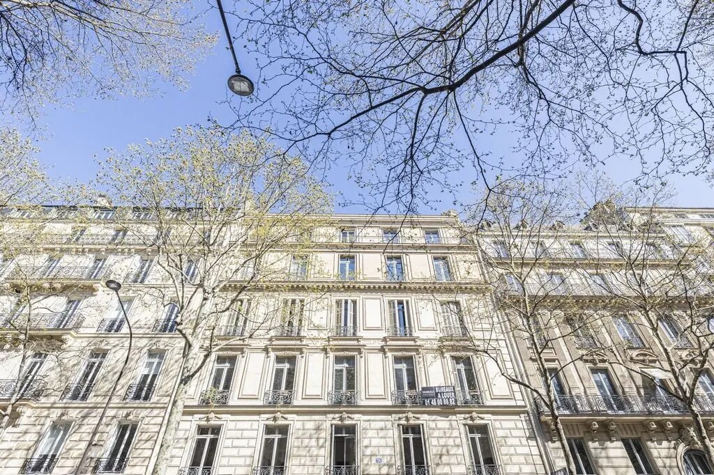 Office in Paris for lease Building Photo- Image 1 of 9