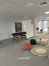Office in Décines-Charpieu for lease Interior Photo- Image 1 of 12