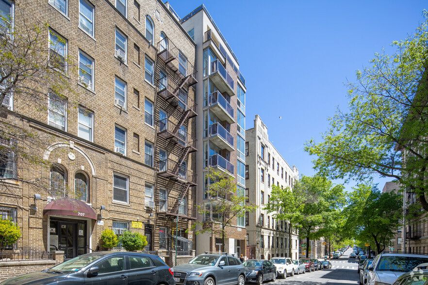 703 W 171st St, New York, NY for lease - Building Photo - Image 3 of 3