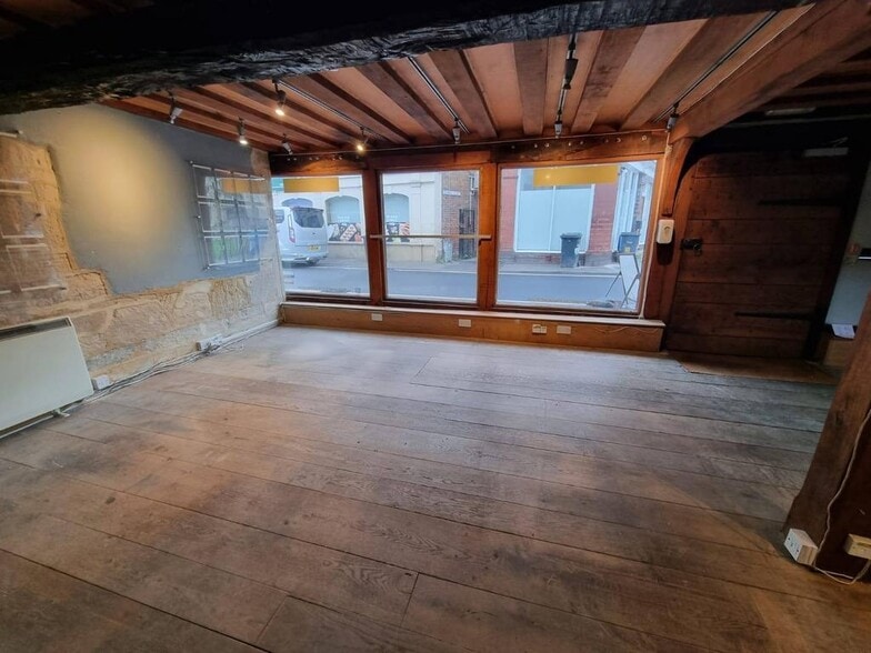 9 Church St, Trowbridge for lease - Building Photo - Image 2 of 8