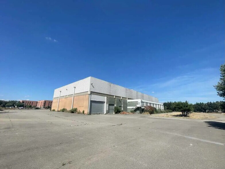 Office in Toulouse for lease - Building Photo - Image 2 of 7