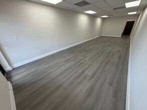 6890 W Flagler St, Miami, FL for lease Interior Photo- Image 2 of 5
