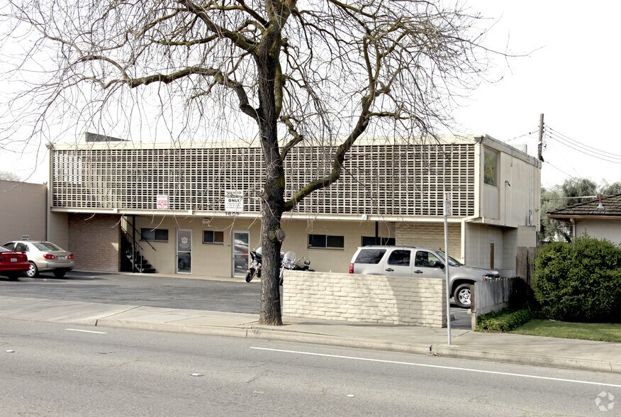 1609 Tully Rd, Modesto, CA 95350