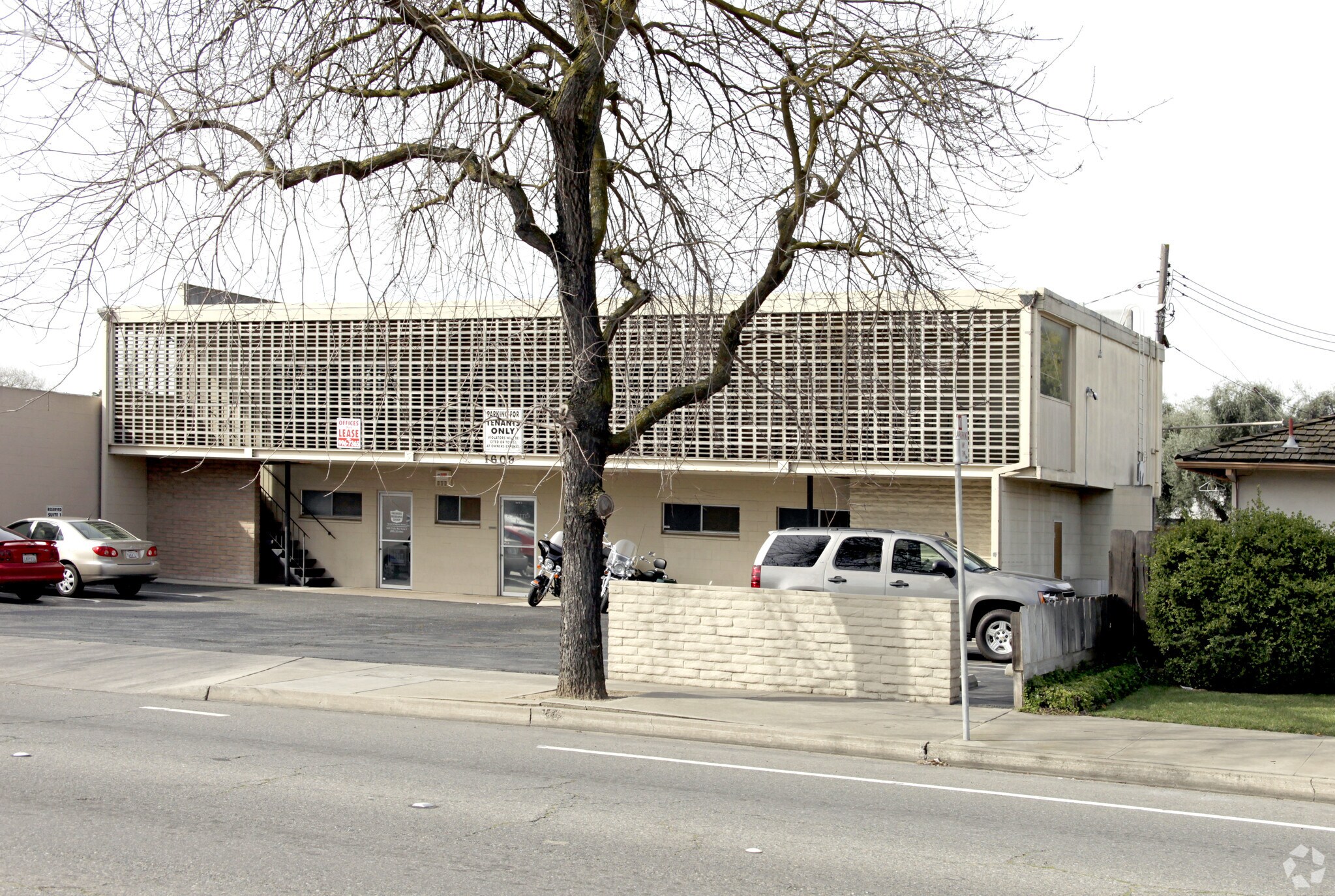 1609 Tully Rd, Modesto, CA 95350