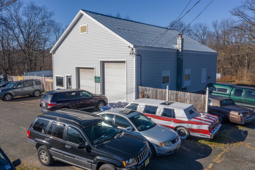 118 Fairmount Rd E, Tewksbury Township, NJ 07830