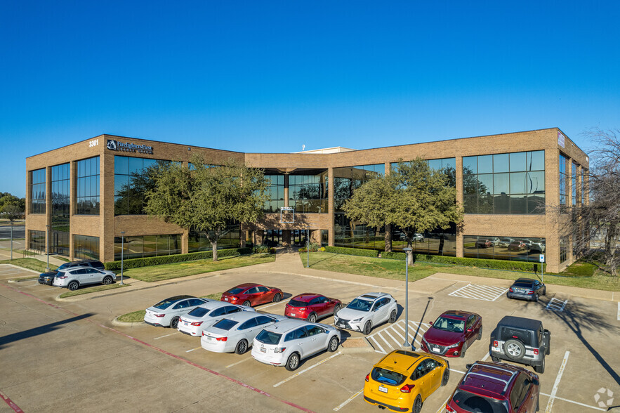 3301 Airport Fwy, Bedford, TX for lease - Building Photo - Image 1 of 17