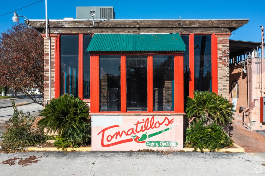 3210 Broadway St, San Antonio, TX for lease - Building Photo - Image 3 of 5