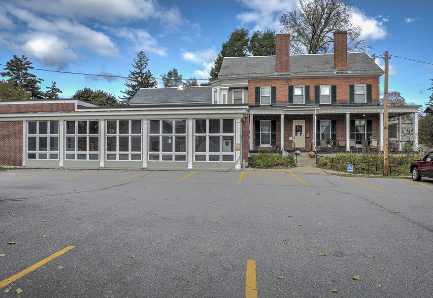 70 Court St, Keene, NH for sale - Primary Photo - Image 1 of 1