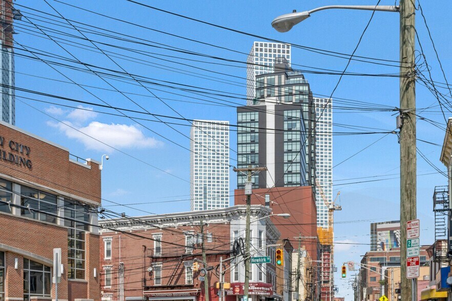 The Summit Ave Collection portfolio of 2 properties for sale on LoopNet.com - Building Photo - Image 3 of 27