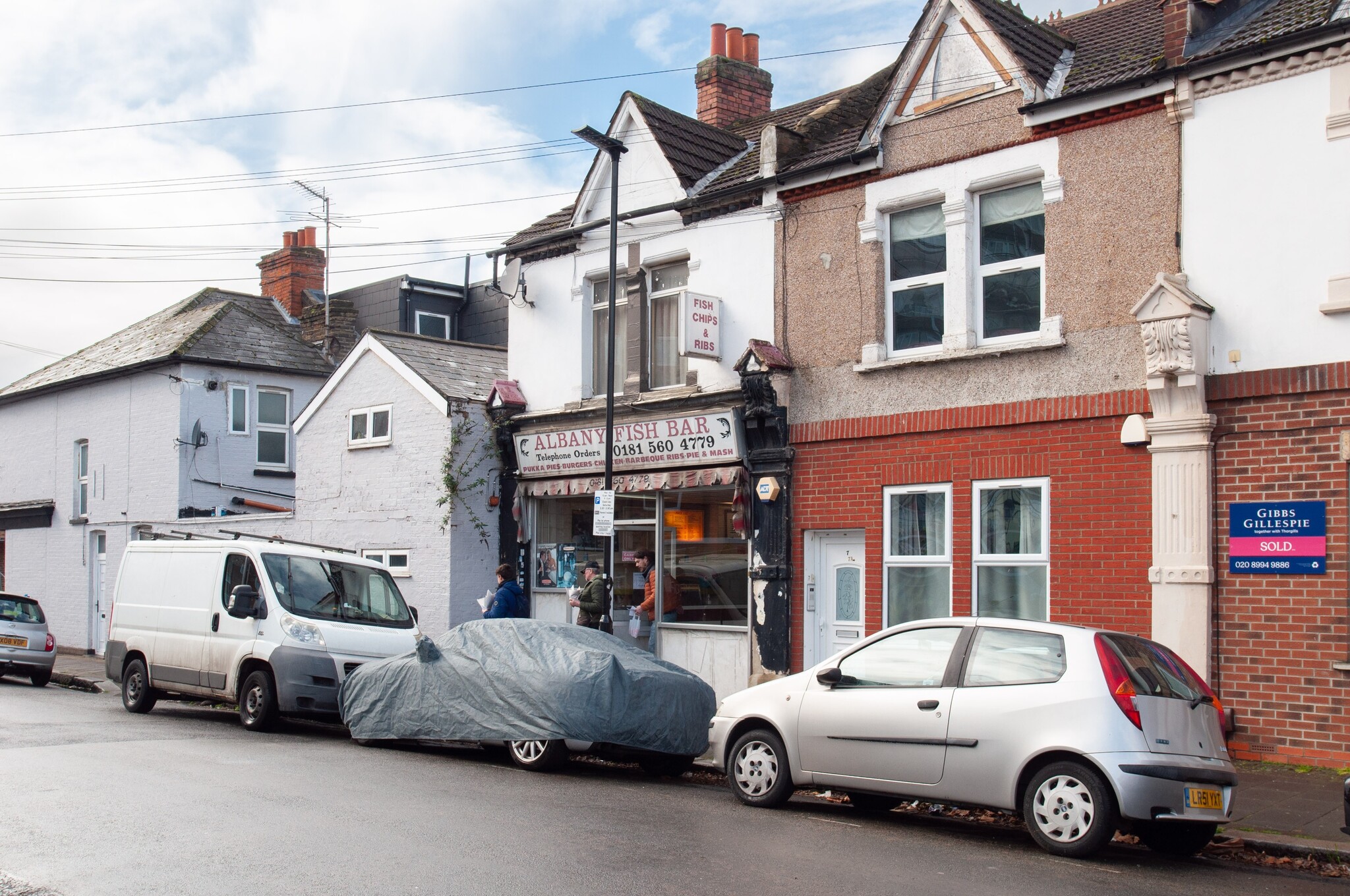 8 Market Ter, Brentford for sale Primary Photo- Image 1 of 1