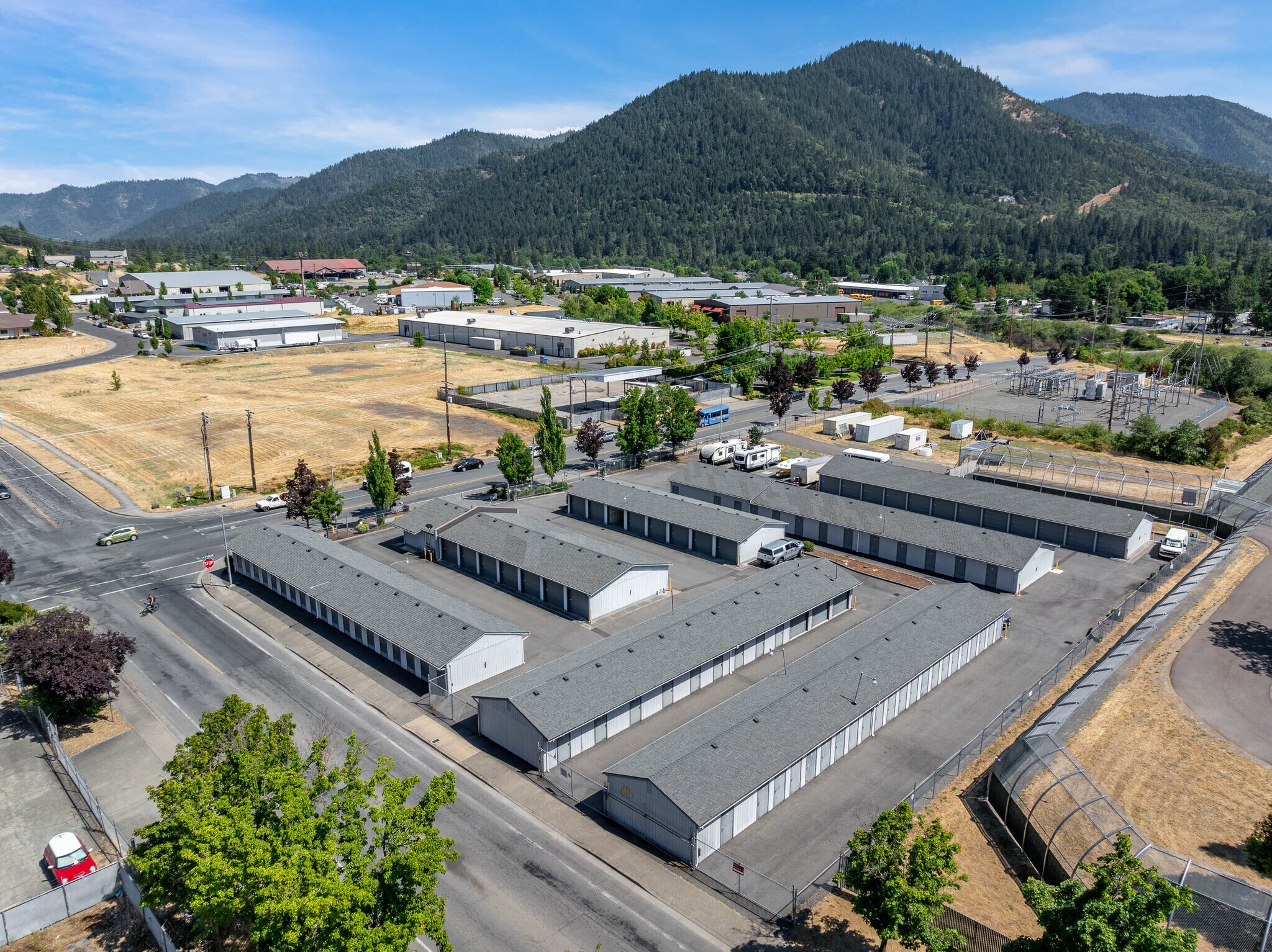 578 NE Agness Ave, Grants Pass, OR for sale Primary Photo- Image 1 of 1