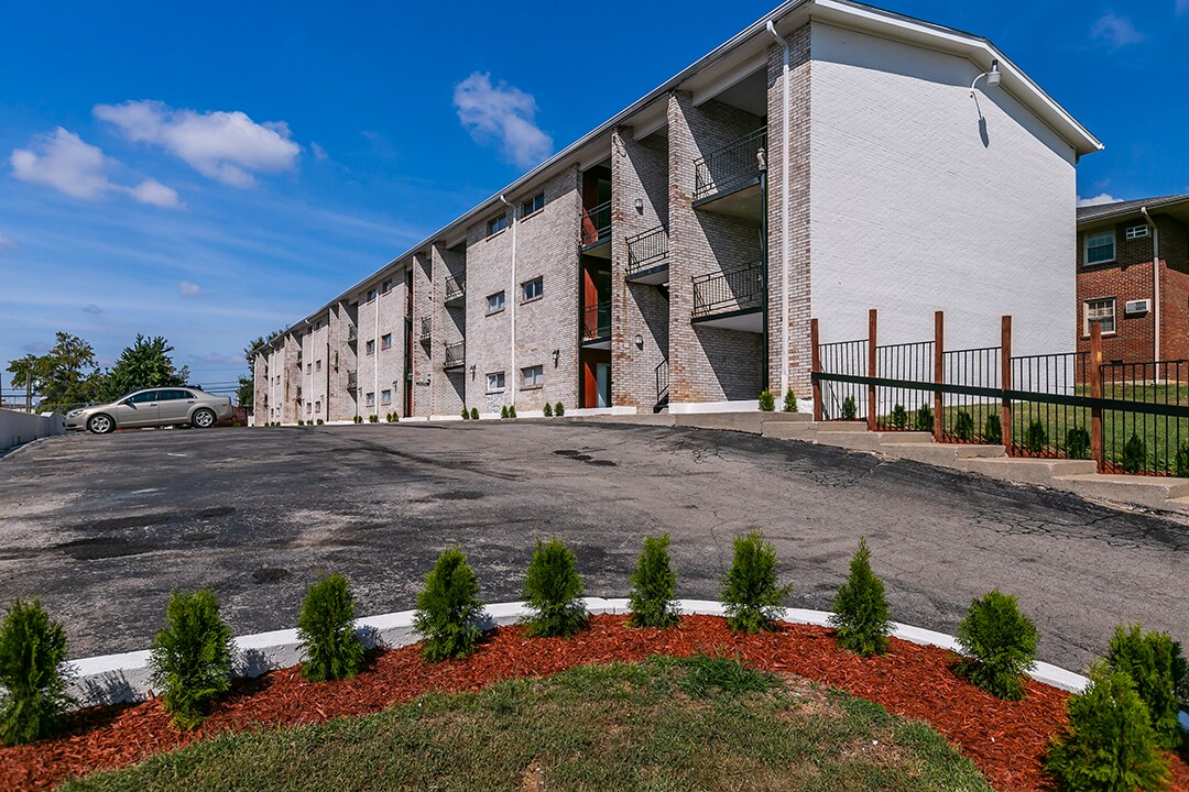 1624 Jennifer Rd, Lexington, KY for sale Building Photo- Image 1 of 1