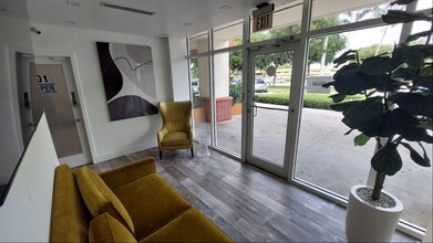 8700 W Flagler St, Miami, FL for lease Interior Photo- Image 2 of 3