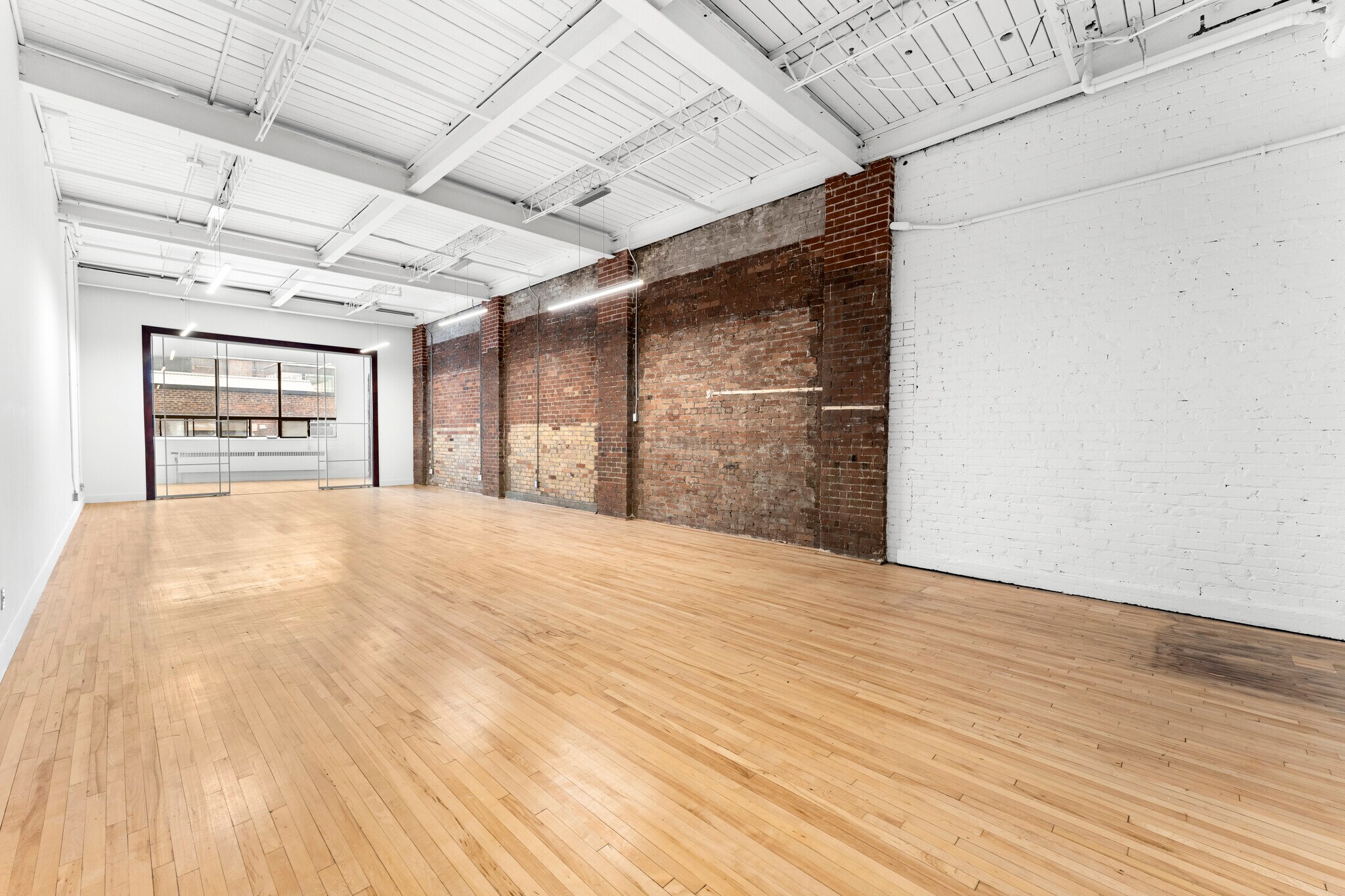 276 Carlaw Av, Toronto, ON for lease Interior Photo- Image 1 of 10