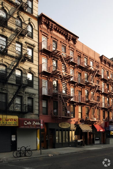 40 Avenue B, New York, NY for lease - Building Photo - Image 2 of 2