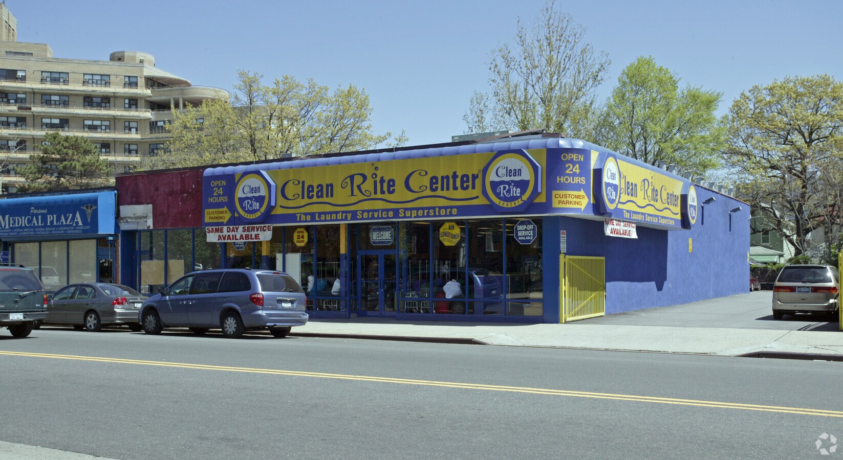 82758277 Parsons Blvd, Jamaica, NY 11432