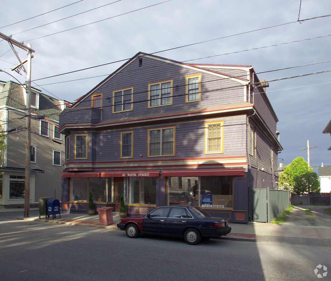 147 Water St, Warren, RI 02885