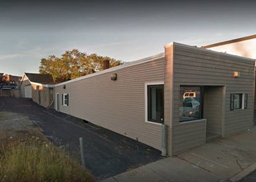 12 Montvale Ave, Woburn, MA 01801