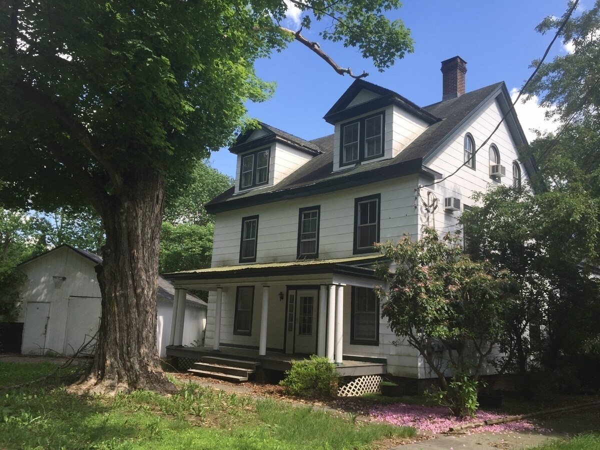 4136 River Rd, Equinunk, PA 18417