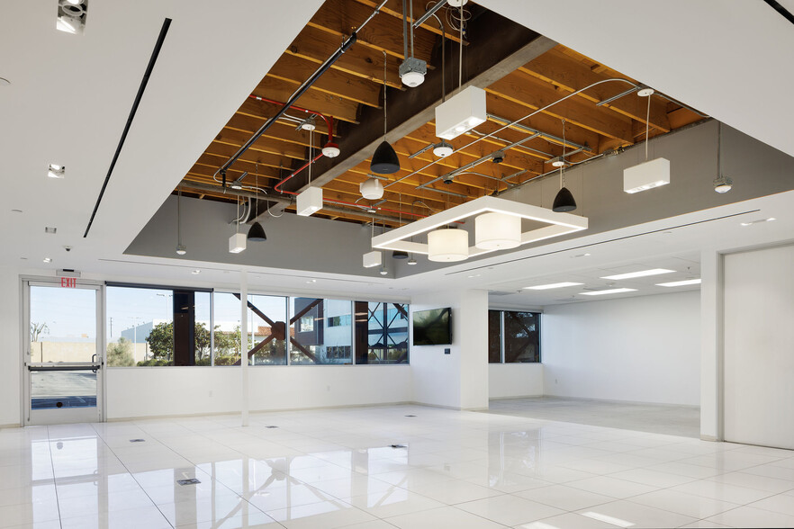 2201 E El Segundo Blvd, El Segundo, CA for lease - Interior Photo - Image 1 of 11