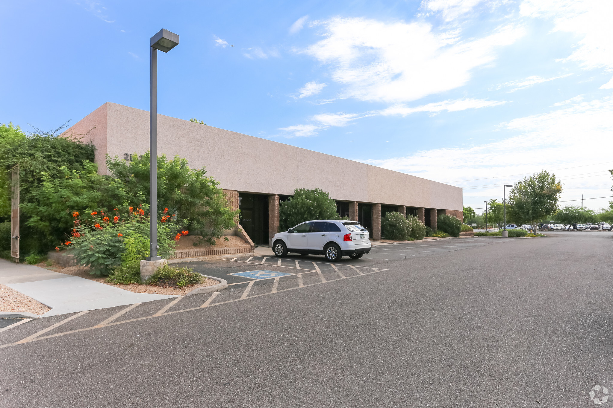 21630 N 19th Ave, Phoenix, AZ 85027 - Deer Valley Business Park | LoopNet