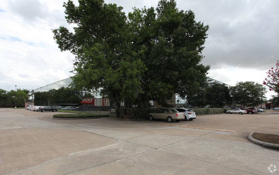 12345 Jones Rd, Houston, TX for lease - Building Photo - Image 3 of 10