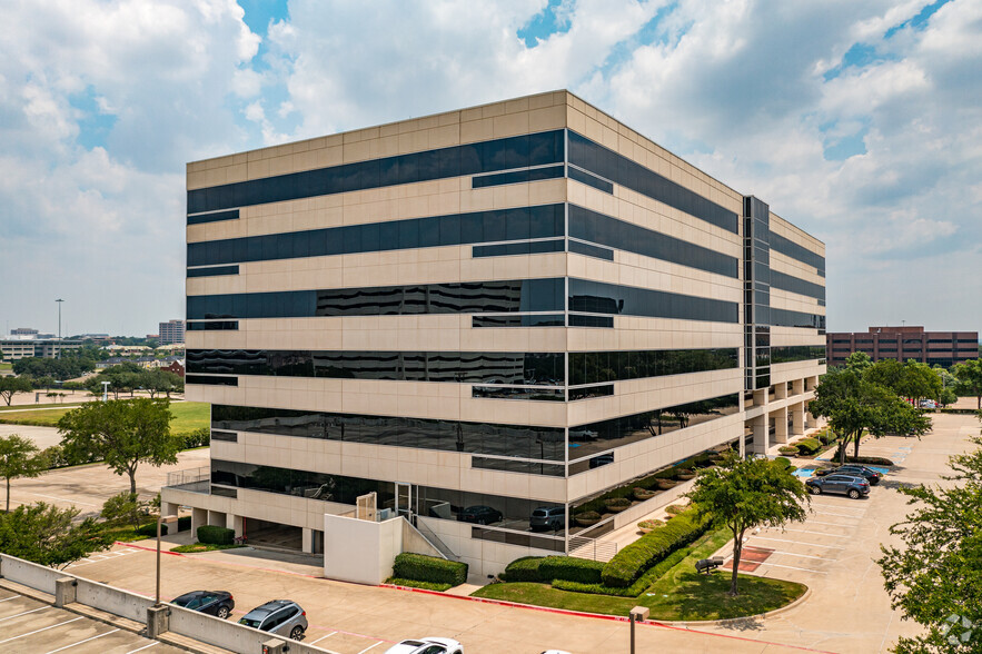 1255 Corporate Dr, Irving, TX for lease - Building Photo - Image 3 of 13