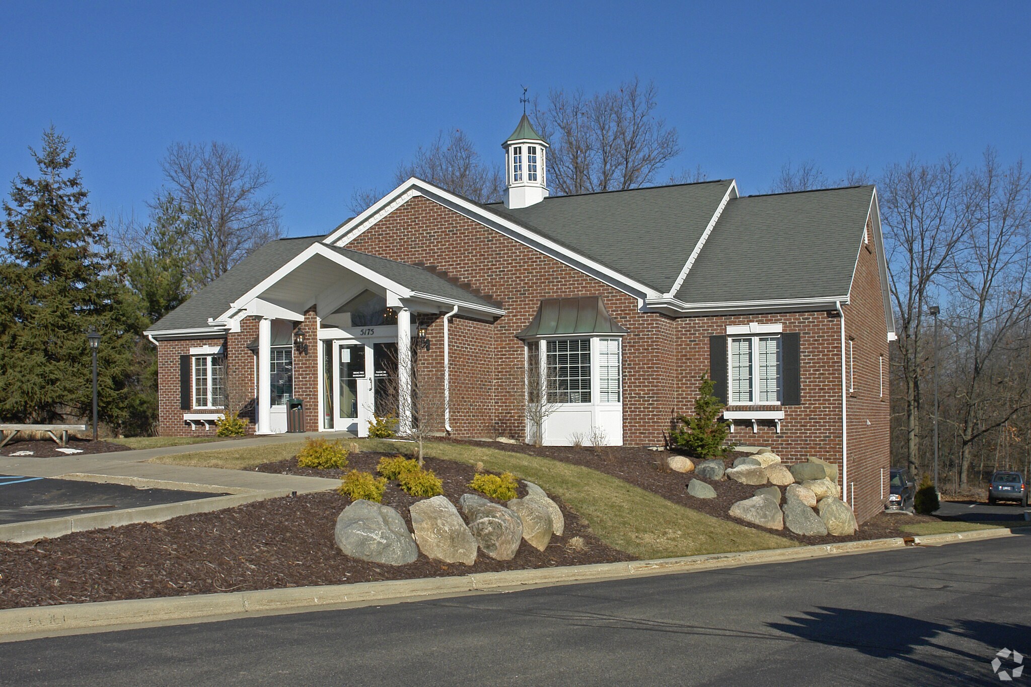 5175 Plainfield Ave NE, Grand Rapids, MI for sale Primary Photo- Image 1 of 1