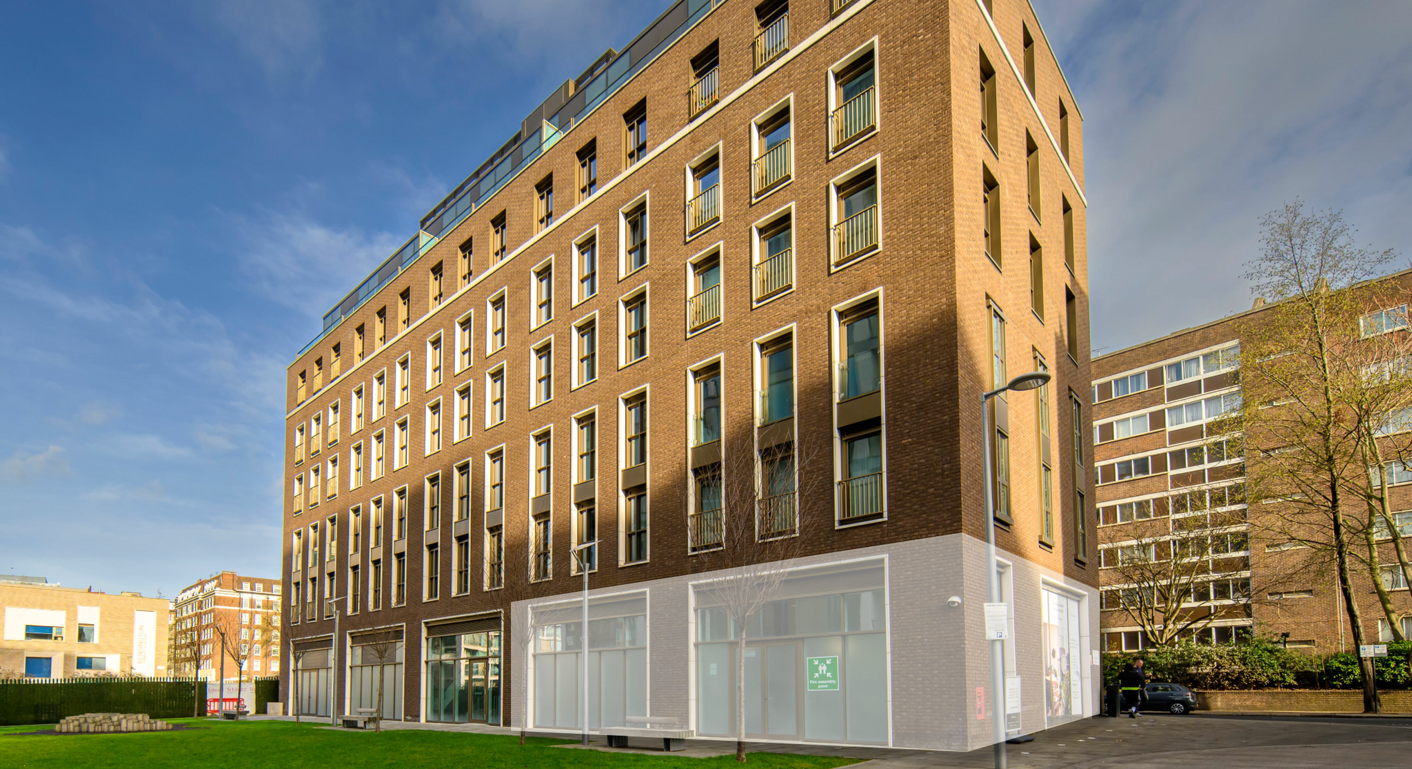 Royal Warwick Sq, London for lease Primary Photo- Image 1 of 2